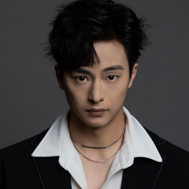 Bingzhuo Liu