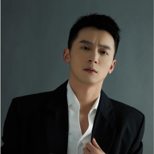 Qiwei He